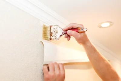 Pose de papier peint à Tourzel-Ronzières — revêtements muraux et toiles de verre
